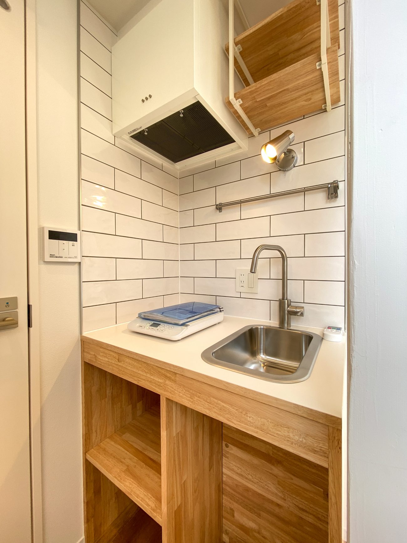 百合ヶ丘 築39年木造 20m2の3点UB1Rをバストイレ別無垢床リノベーションで賃料1万円アップの画像