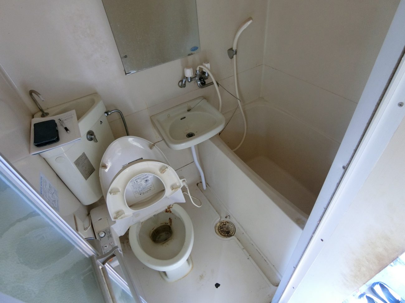 百合ヶ丘 築39年木造 20m2の3点UB1Rをバストイレ別無垢床リノベーションで賃料1万円アップの画像