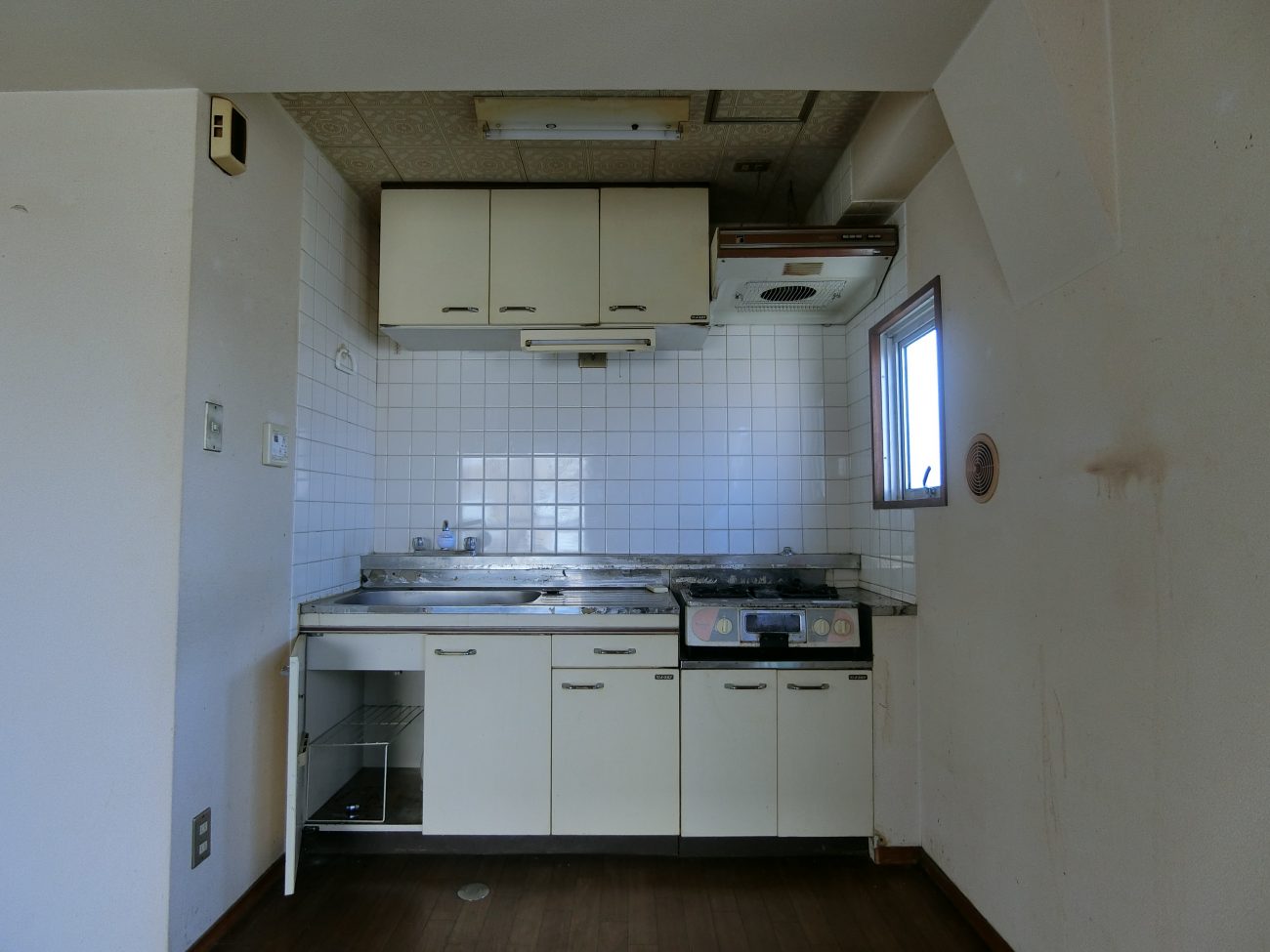 西荻窪 築38年 RC 28m2 ヘリンボーン床と造作キッチンが特長のナチュラルリノベの画像