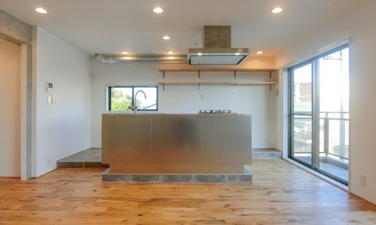 祖師ヶ谷大蔵 築28年 RC 50m2 アイランドキッチンが映える自宅用リノベの画像